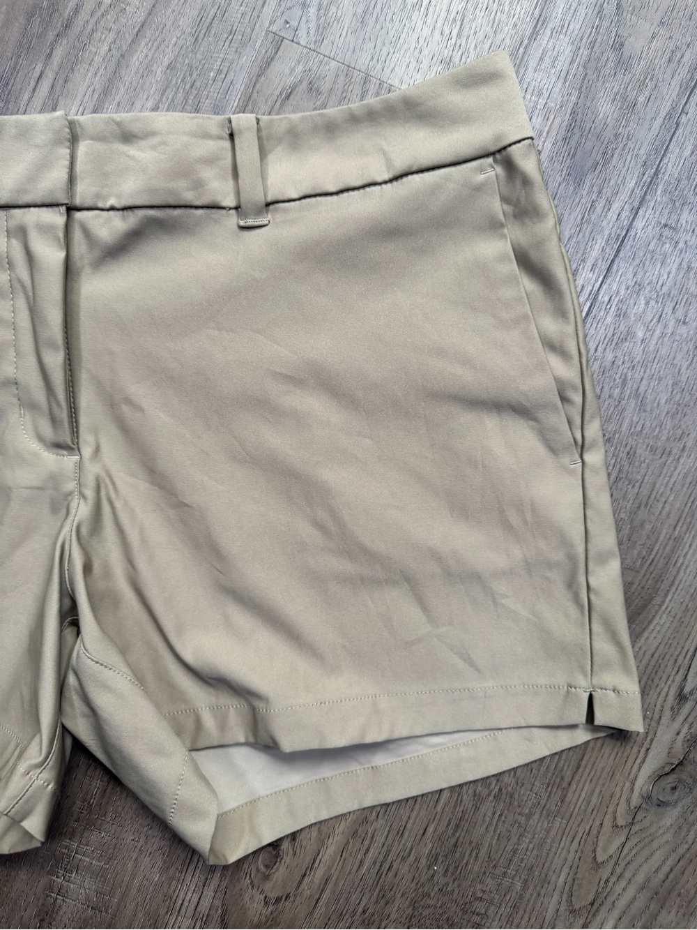 Women's Nike Golf DRI-FIT Beige/Khaki Shorts - Size 10 - Picture 2 of 13